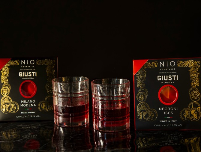 Negroni 1605 e Milano-Modena: i due ready to drink nati dalla collaborazione tra Acetaia Giusti e NIO Cocktails