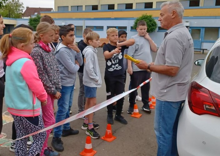 Achtung Auto! –Verkehrssicherheit an der Clara-Viebig-Realschule plus