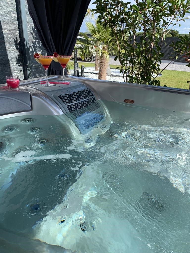 romance a deux dans spa jacuzzi privatif retrouver sont intimité dans