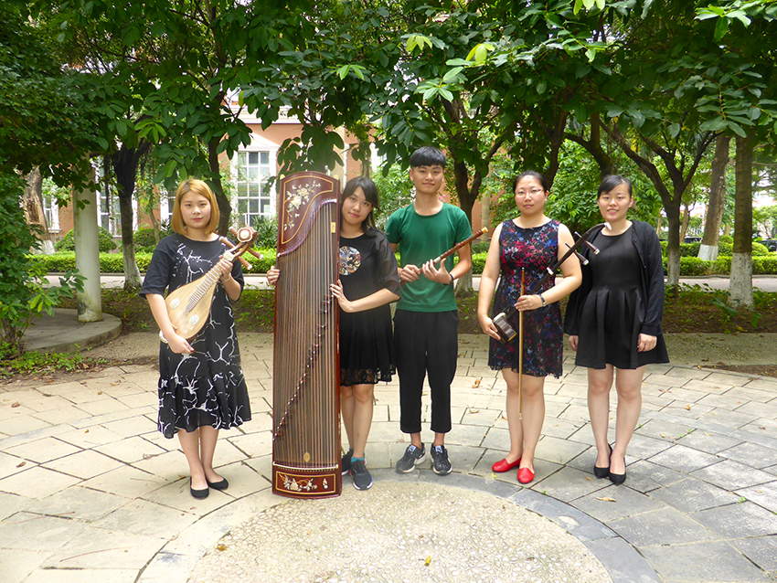 Liu Meizi und Ihre Studenten an der Musikhochschule Shenzhen