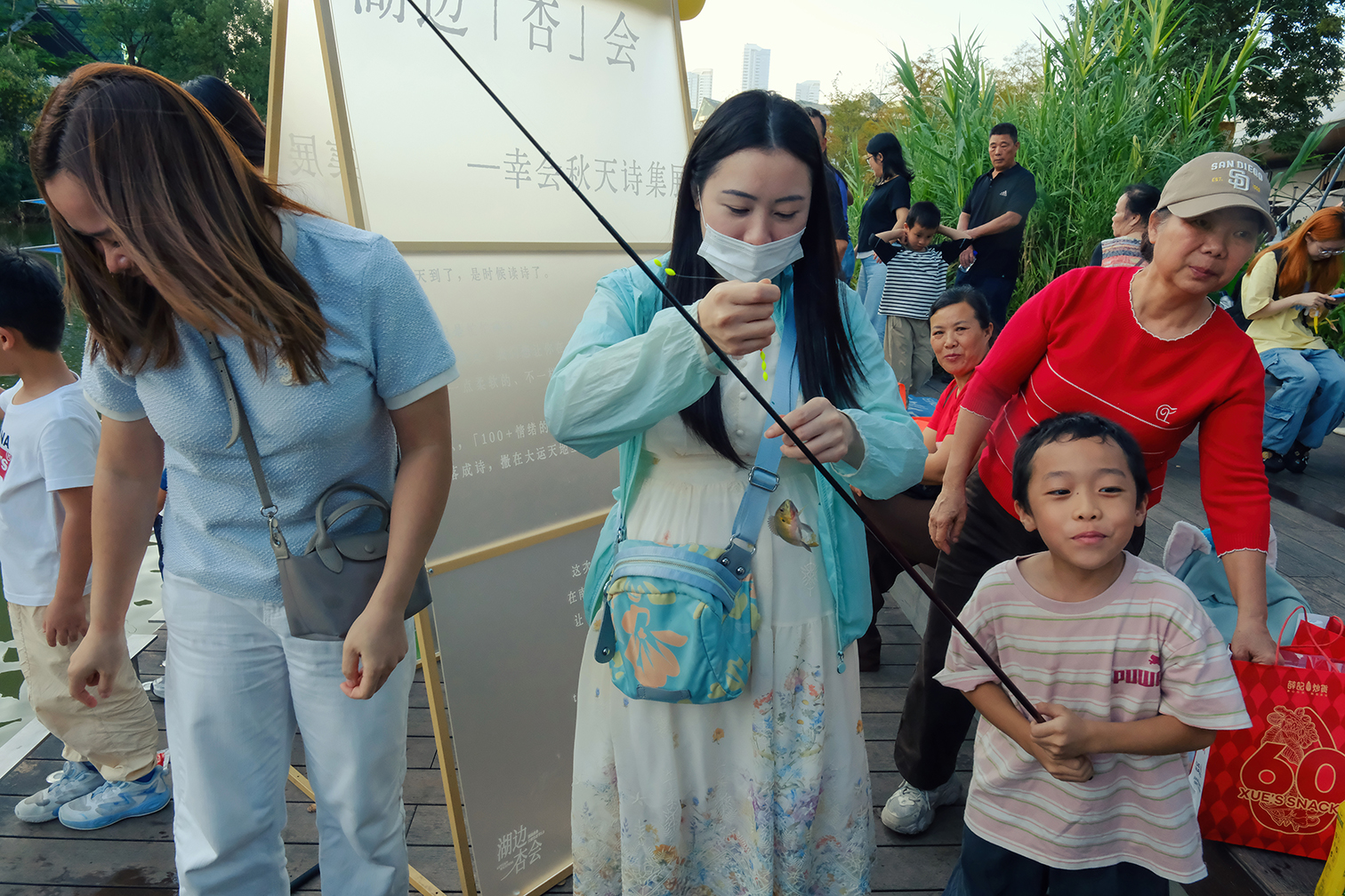 Shenzhen_Einkaufszentrum_Angeln