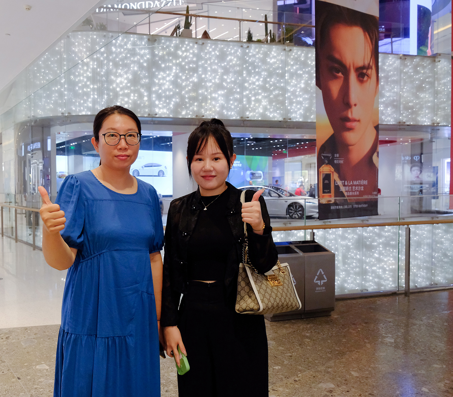 Mama und Yu Zhen_Shenzhen