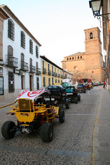 Buggies en caravana por Villanueva de los Infantes