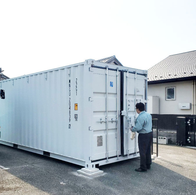 岐阜県大垣市 NEWVANコンテナ20ftライトグレー開口設置
