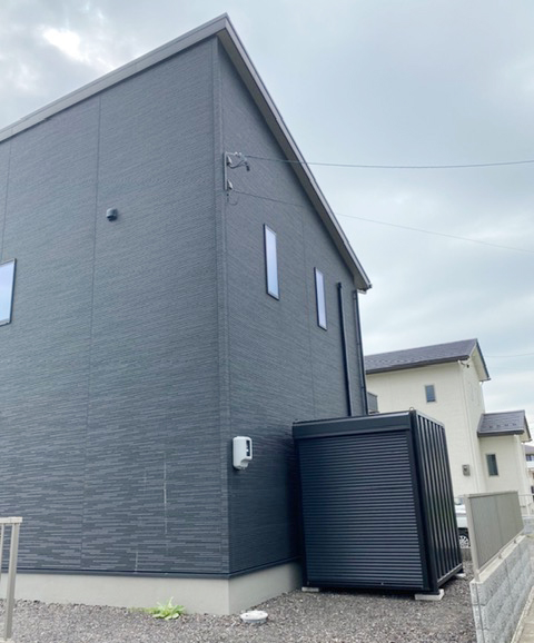 大垣市綾野 中古ミニコンテナシャッター付納品
