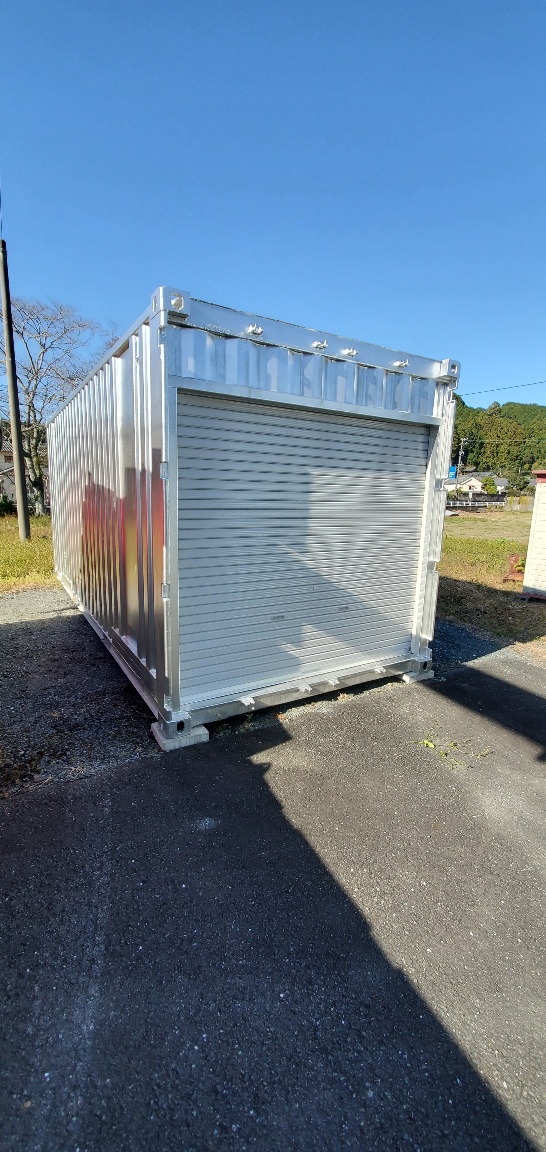 静岡県浜松市 中古コンテナ20ft妻シャッター付シルバー塗装設置