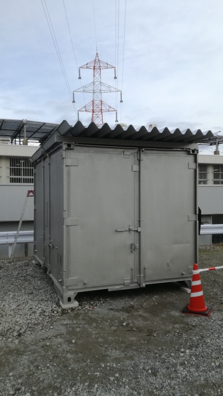 不破郡垂井町 中古貨物コンテナ12ft屋根敷設･遮熱塗装設置