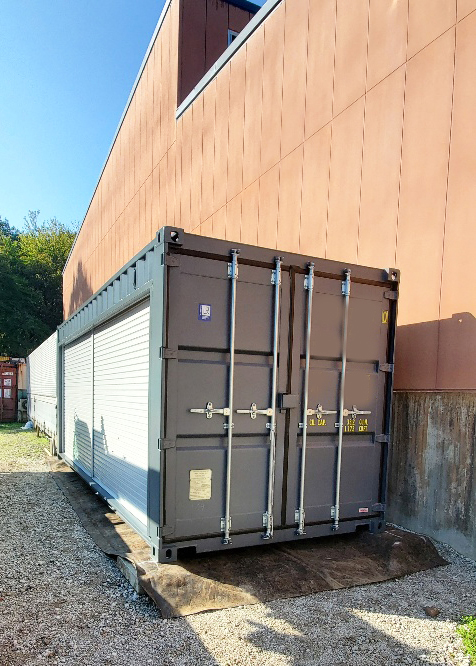 関市下有知 NEWVANコンテナ20ftグレーフルシャッター付設置