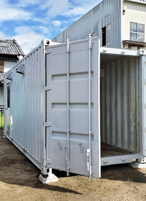 羽島市正木町 中古コンテナ20ftグレー塗装･換気ドア付設置