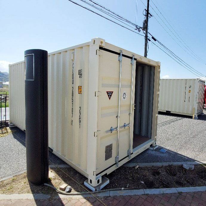 滋賀県彦根市 NEWVANコンテナ20ftアイボリー×2本
