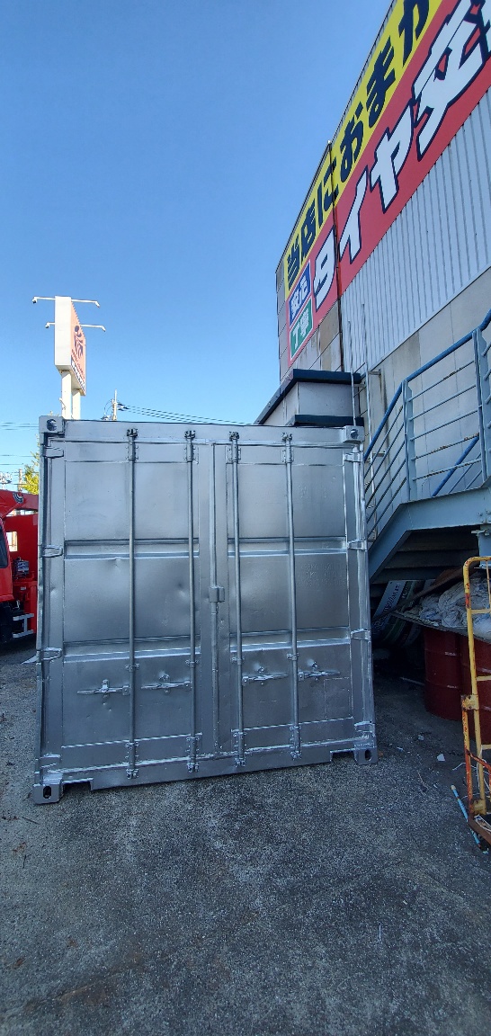 和歌山県和歌山市 中古コンテナ20ftシルバー塗装設置