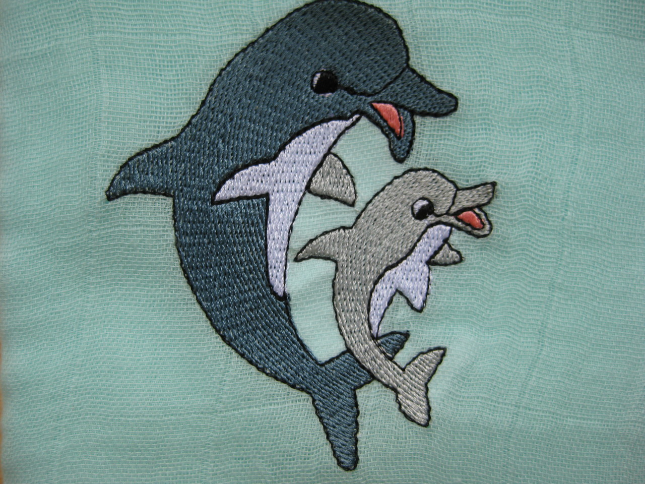 Delfine auf Nuscheli