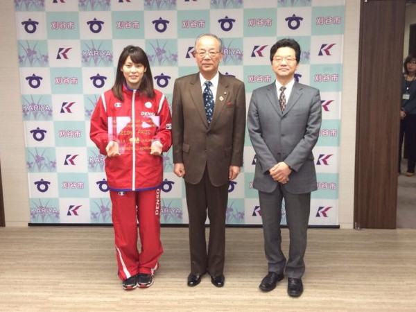 大庭選手、竹中市長、小島部長