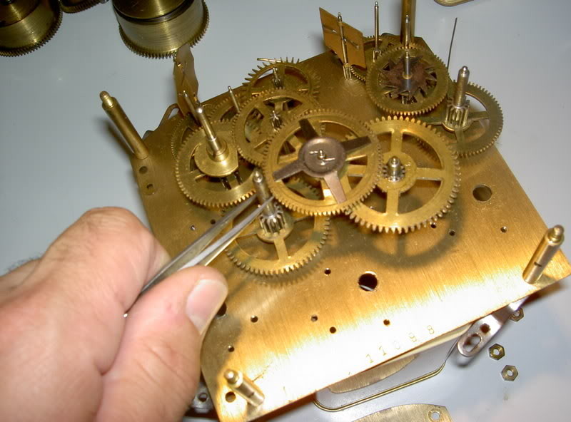 Riparazione Revisione Restauro Orologi Pendolo Milano Benvenuti