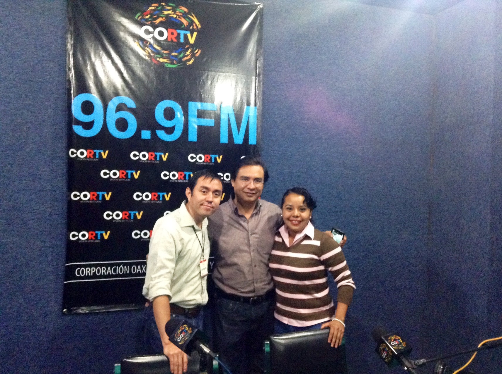 En el 96.9 de FM, Oaxaca con Carlos Hernández y Lupita Cortes, 2014.