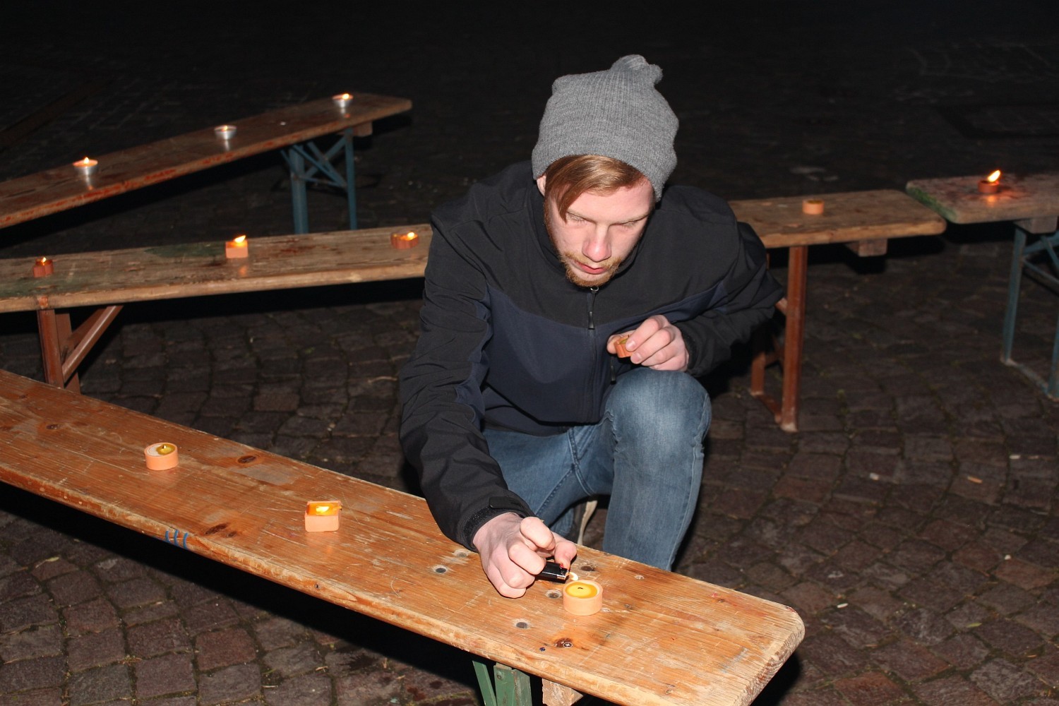 Foto: Rainer Hauenschild: Lichtinstallation "Lichtpfeil" der Pfadfinder Plochingen