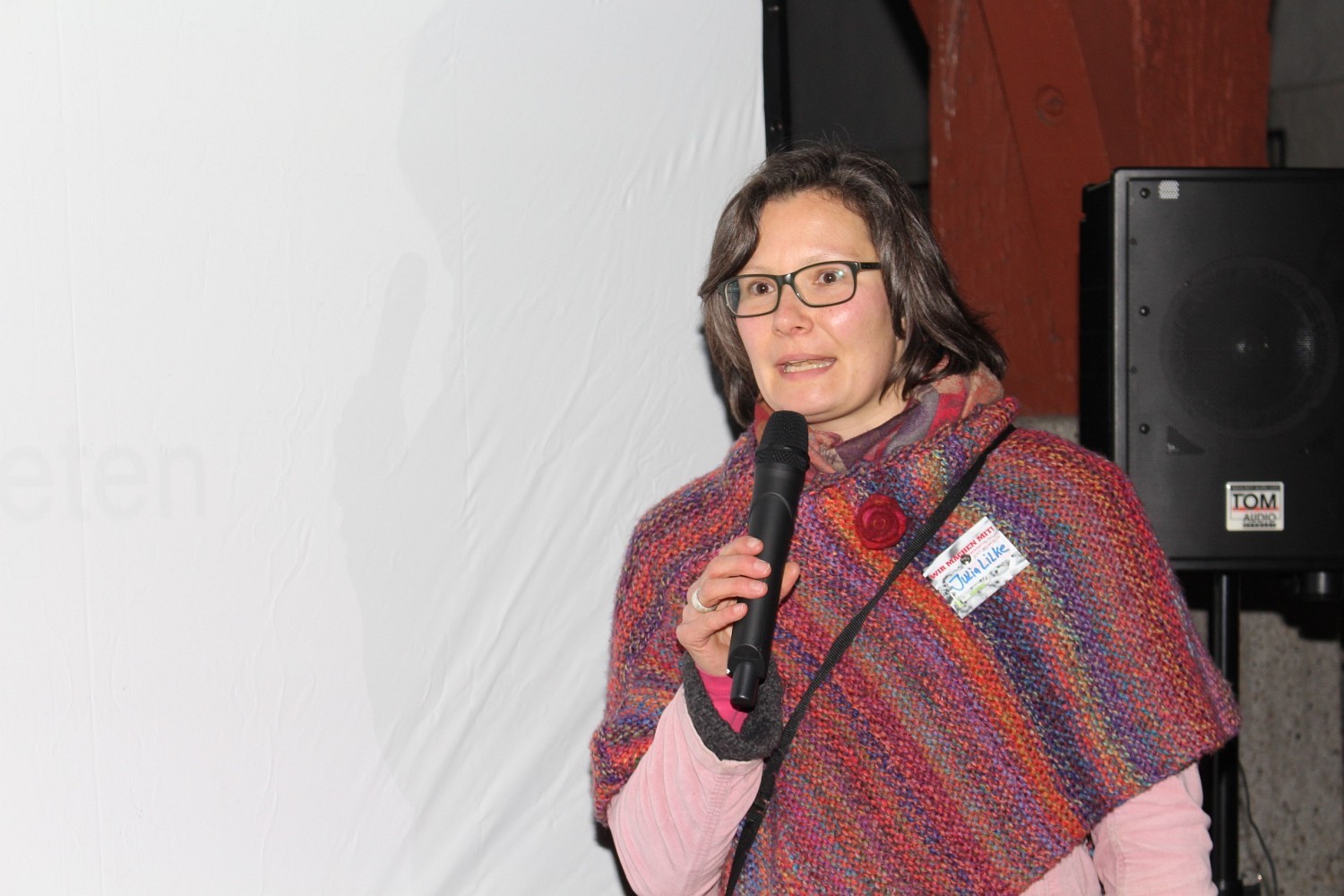 Foto: Rainer Hauenschild: Julia Lilke stellt Foodsharing Esslingen vor