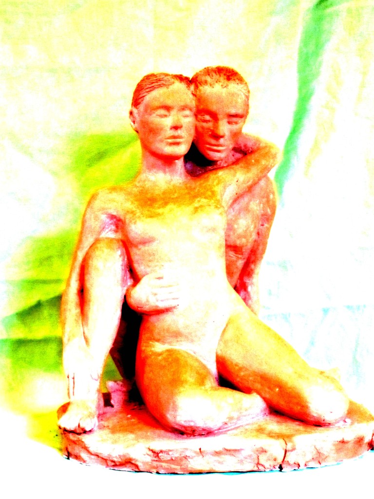 "couple enlacé" sculpture argile 2012.