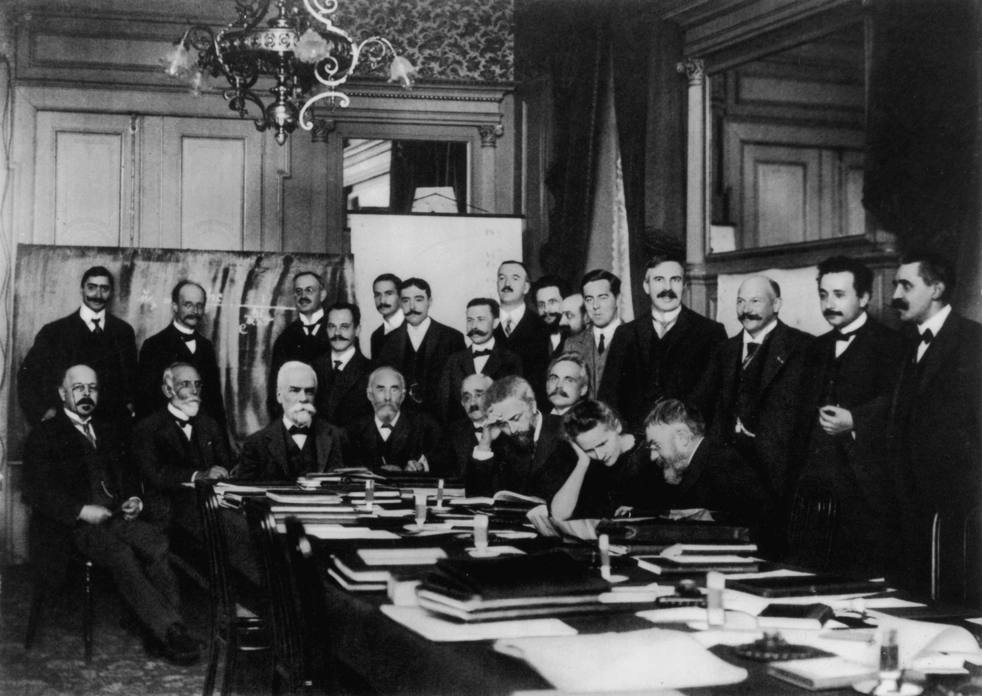Participantes del I Congreso Solvay (1911) sobre «la radiación y los cuantos»