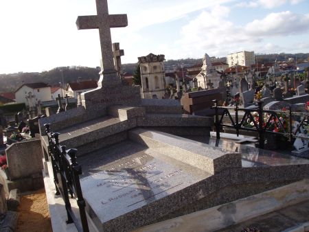 Dyckhoff-Familiengrab auf dem Friedhof in Bar-le-Duc, Frankreich.