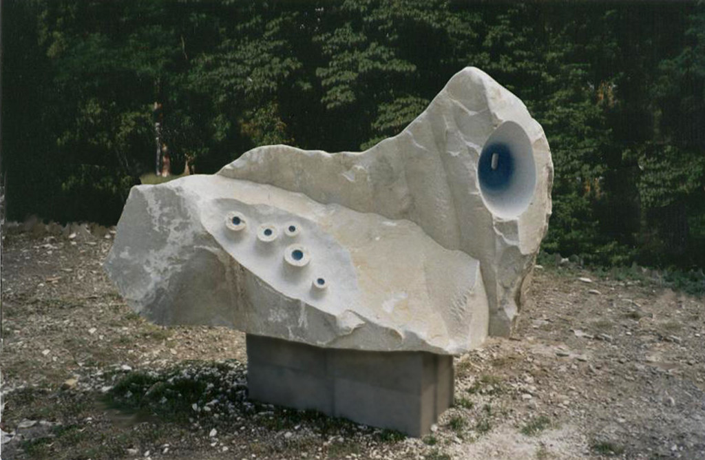 Stelle che nascono, stelle che muoiono - 2001 - Pouget Rostang (Francia) - Marmo e colore - 1,30 x 2,70 x 0,90 m