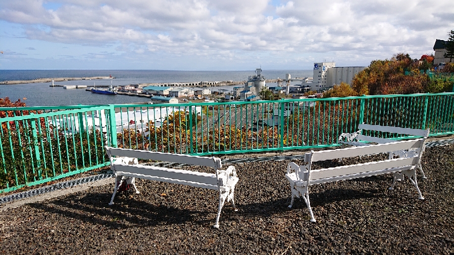 ベンチからのんびりと海を眺めるのは最高です！(10/24)