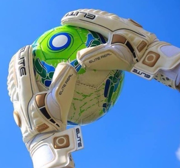 Waarom steeds meer keepers in Nederland en België kiezen voor Keeperswear