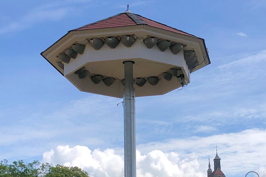 Zeitungsberichte zum neuen Schwalbenhaus in Besigheim
