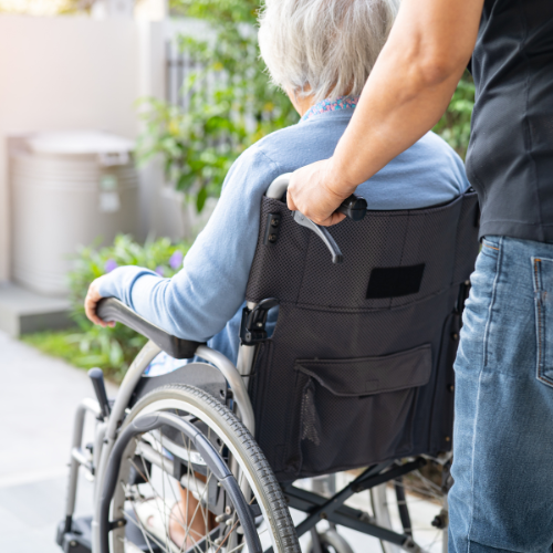 Was tun bei Pflegebedürftigkeit? Ein Überblick von Antrag bis Begutachtung