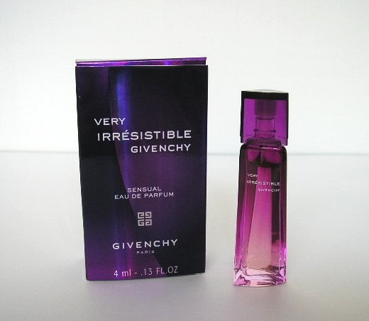 VERY IRRESISTIBLE - SENSUAL EAU DE PARFUM 4 ML