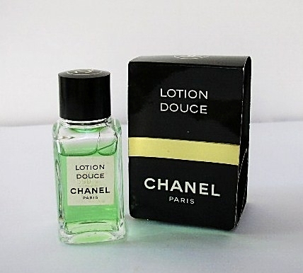 LOTION DOUCE 19 ML - DANS BOÎTE A RABAT NOIRE