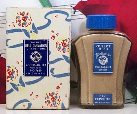 ROGER & GALLET - AUTRE FRAGRANCE PRESENTEE SOUS FORME DE POUDRE PARFUMEE : OEILLET BLEU