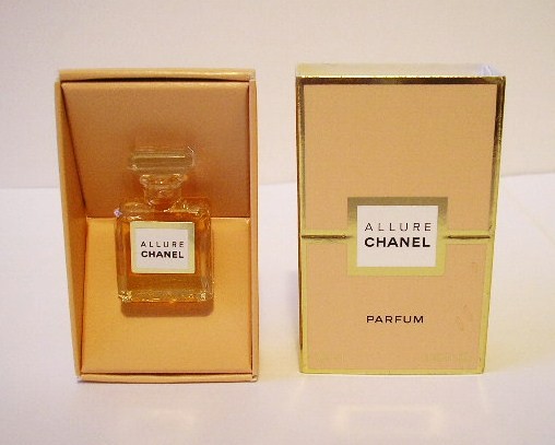 ALLURE : PREMIERE BOÎTE POUR CE PARFUM 1,5 ML - CONTENANCE NON INDIQUEE SUR LA BOÎTE