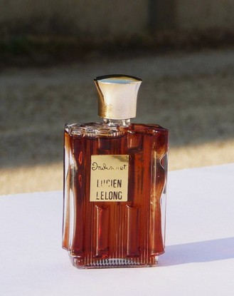 2)  LUCIEN LELONG - INDISCRET, MINIATURE FAISANT PARTIE DU COFFRET CI-DESSUS