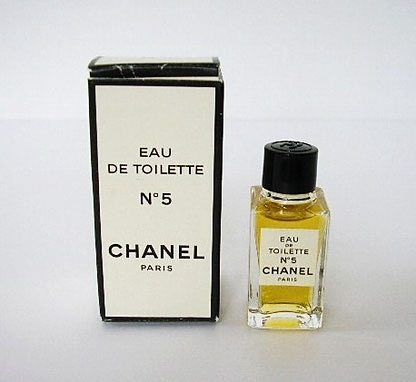 N° 5 - EAU DE TOILETTE : CONTENANCE NON INDIQUEE SUR LA BOÎTE