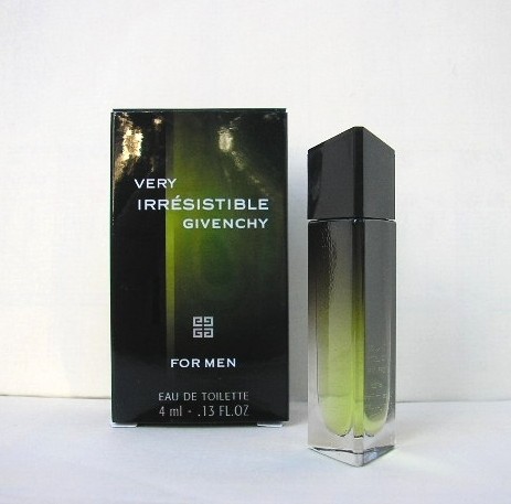 VERY IRRESISTIBLE FOR MEN - EAU DE TOILETTE 4 ML - 2005 : MINIATURE FAISANT PARTIE DU COFFRET CI-DESSUS