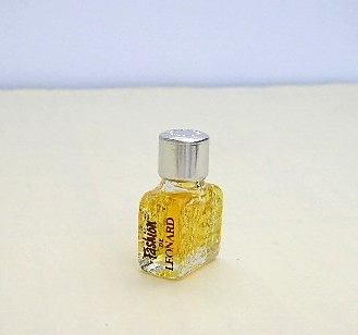 FASHION - ANCIENNE MINIATURE PARFUM 1 ML - BOUCHON METAL VISSE : FASHION INSCRIT SUR LE CÔTE