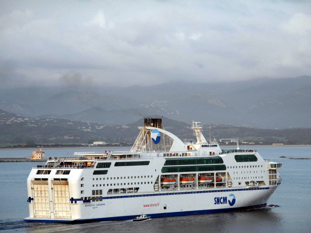 SNCM Le Prima Sardegna Corsica Battelli