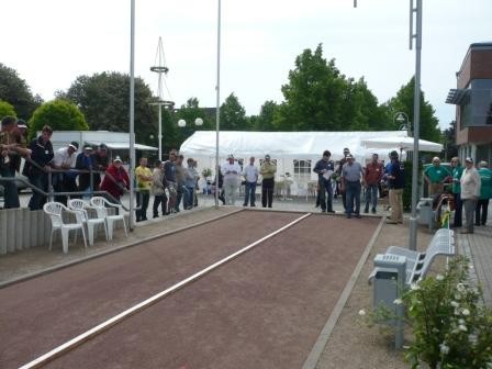 Boule Bahn Büchen errichtet 2004 siehe: http://www.gelbesblatt.de/Meldung-aus-dem-Kreis-Herzogtum-Lauenburg.429+M5110dbb93d