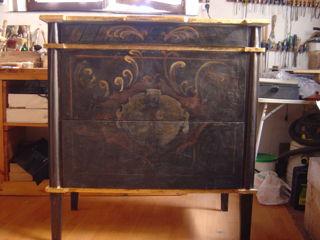 Muebles pintados. - Pintura al fresco, murales y retratos.