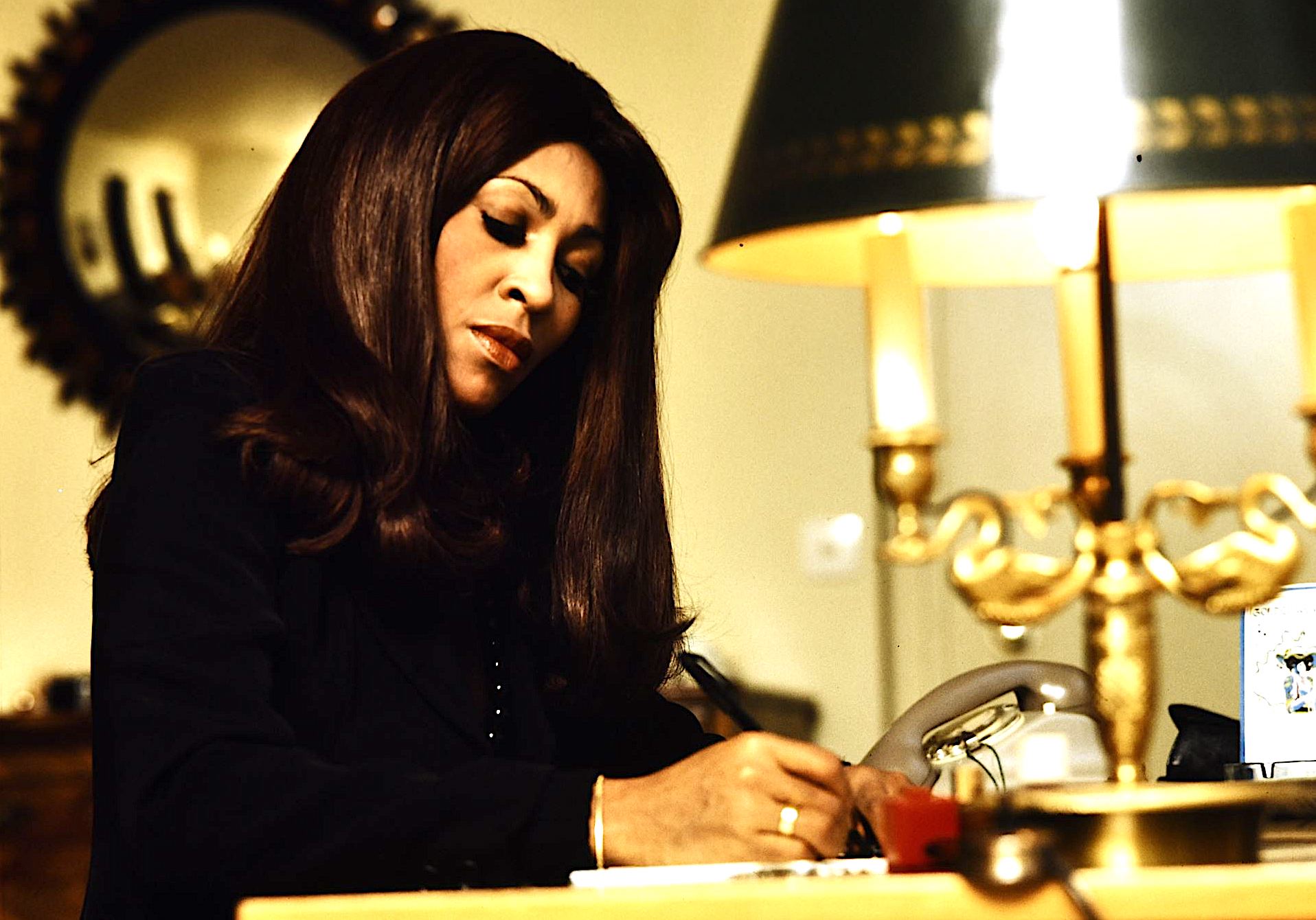 Tina im Hotel: Autogramme schreiben gehört zur täglichen Routine