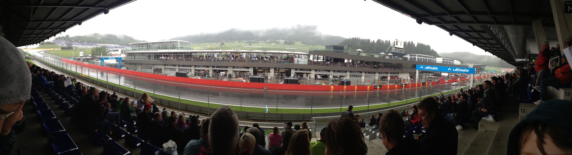 Haupttribünen-Blick vom Red Bull-Ring - hier DTM-Rennen