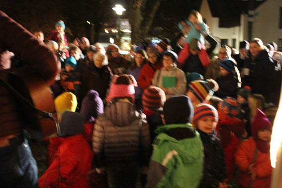 Gemeinsames Weihnachtslieder singen 2016