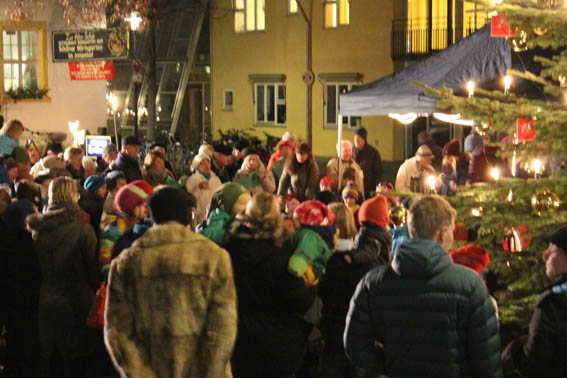 Gemeinsames Weihnachtslieder singen 2016