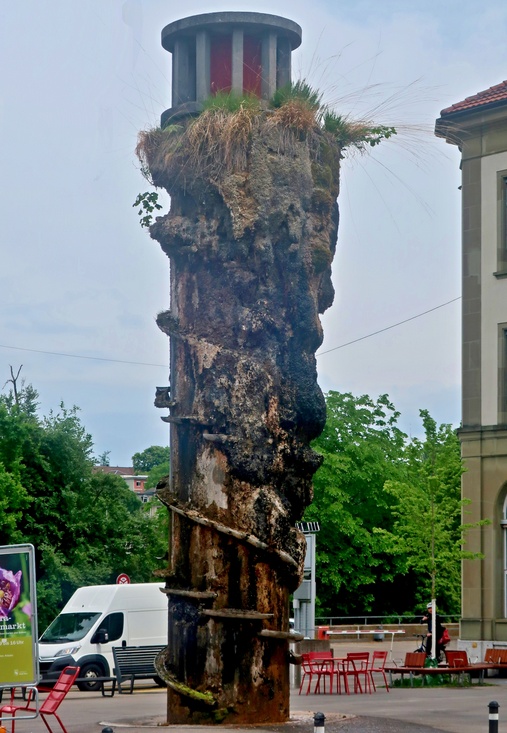 19. Mai 2023 - Dokument NZZ: Bei seiner Einweihung sahen viele eine unfreundliche Geste im Meret-Oppenheim-Brunnen. (Keystone/STR) 