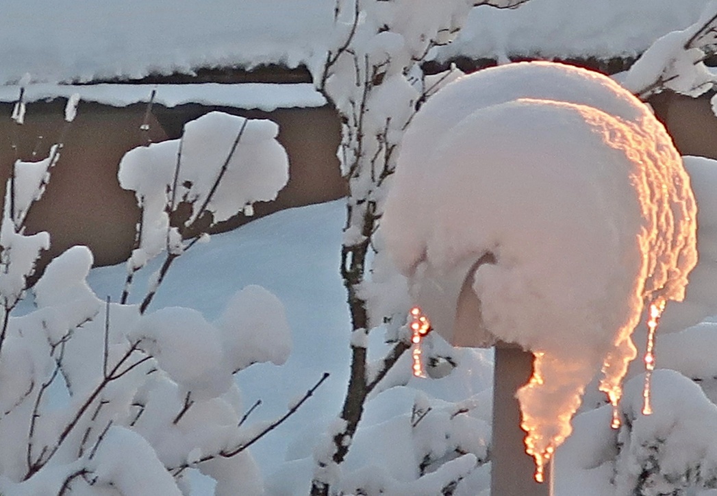 05. Dezember 2023 - Es schmilzt und tropft. Bald ist es zu ende, das optische "Schneewunder"