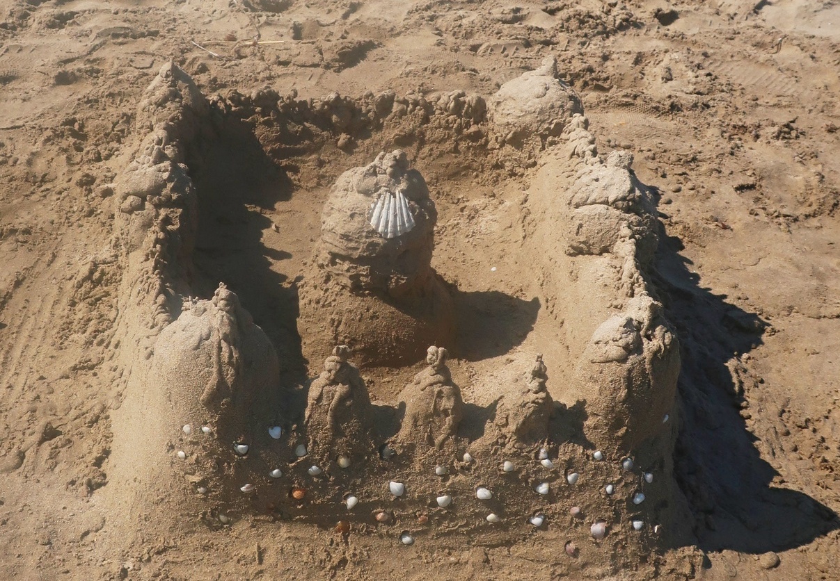 19. Juli 2022 - Luftschloss im Sand