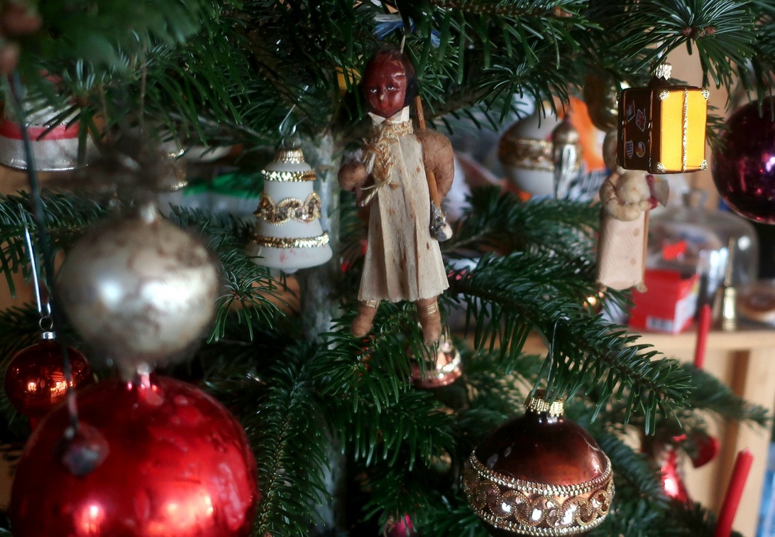 24. Dezember 2023 - Alter Christbaumschmuck - politisch nicht ganz korrekt