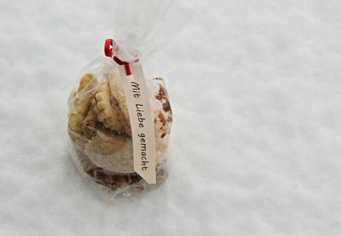 21. Januar 2021 - Jetzt schmelzen sie rach dahin, der Schnee und die Weihnachtsguetzli