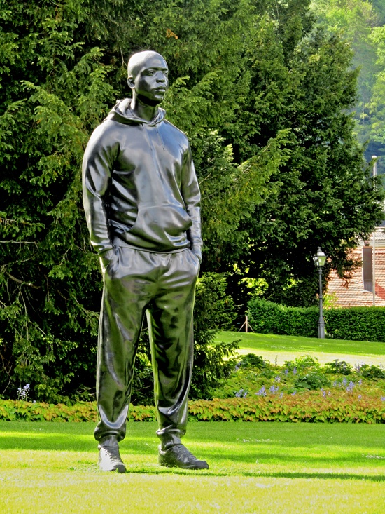 15. Mai 2023 - "All in", Skulptur vom britischer Bildhauer Thomas J. Price, das Porträt eines "ganz gewöhnlichen Menschen" (so der Künstler)